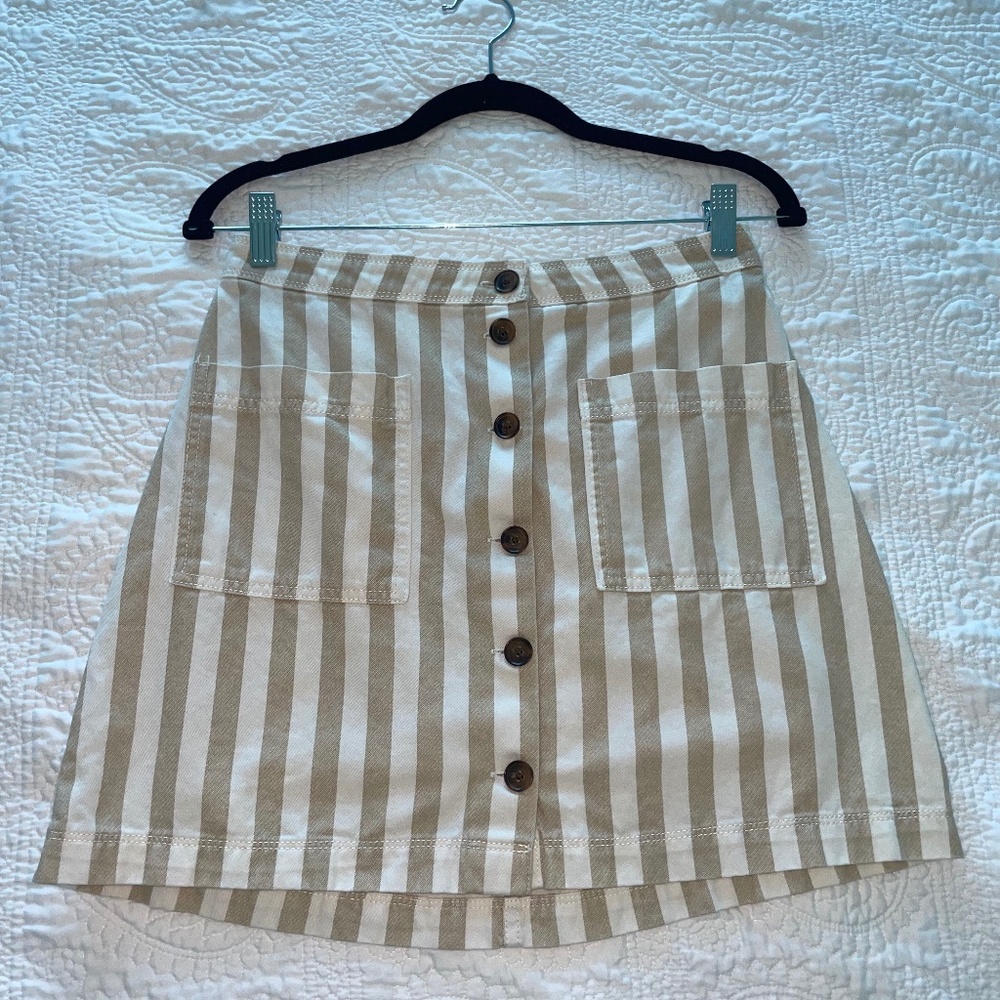 Old Navy White and Tan Striped Button Down Mini Skirt